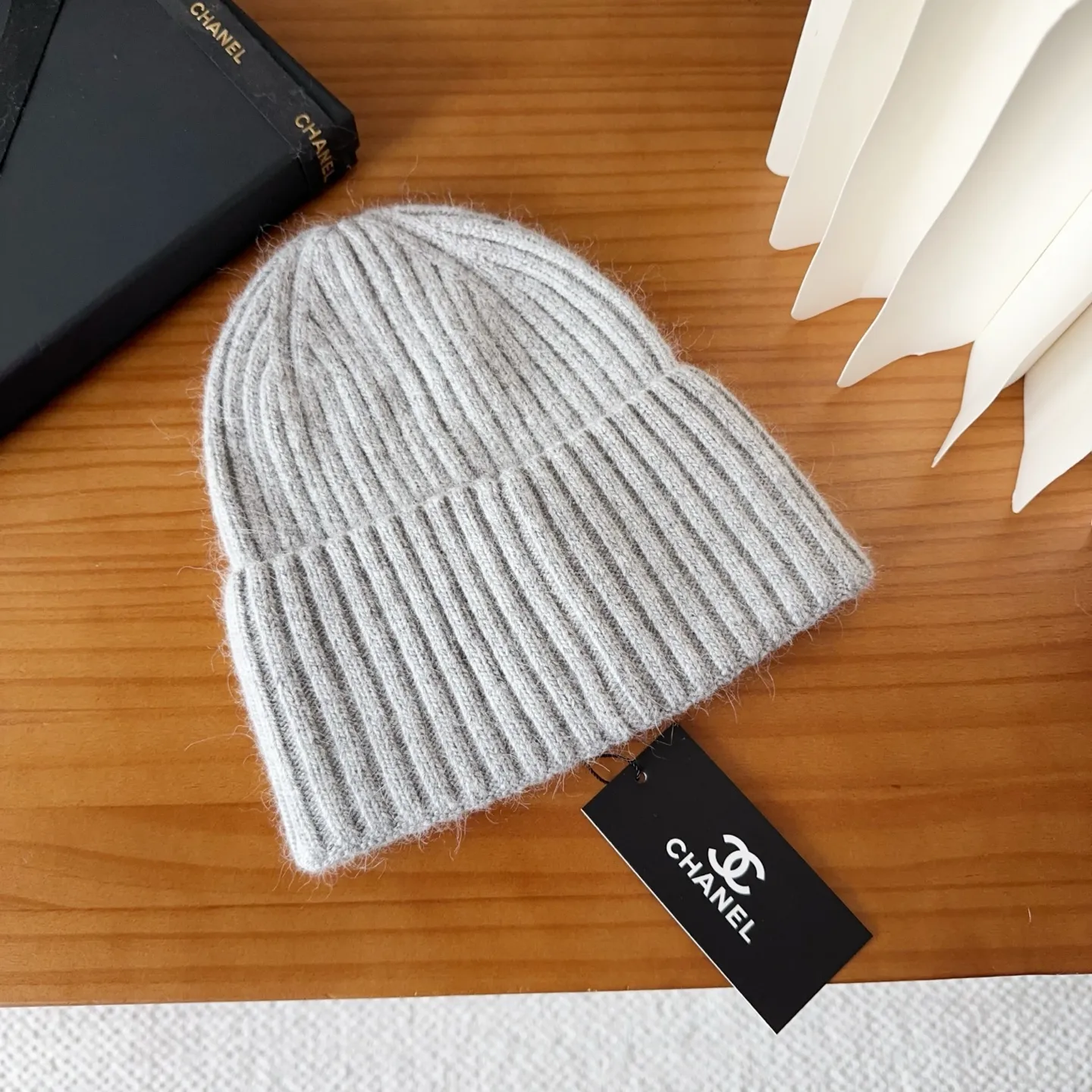 💰70 Chanel official website releases CHANEL small and popular knitted hat! Xiaohongshu’s new product is released, it’s so 🉑️, high-elastic fabric, classic colors, same style for men and women.