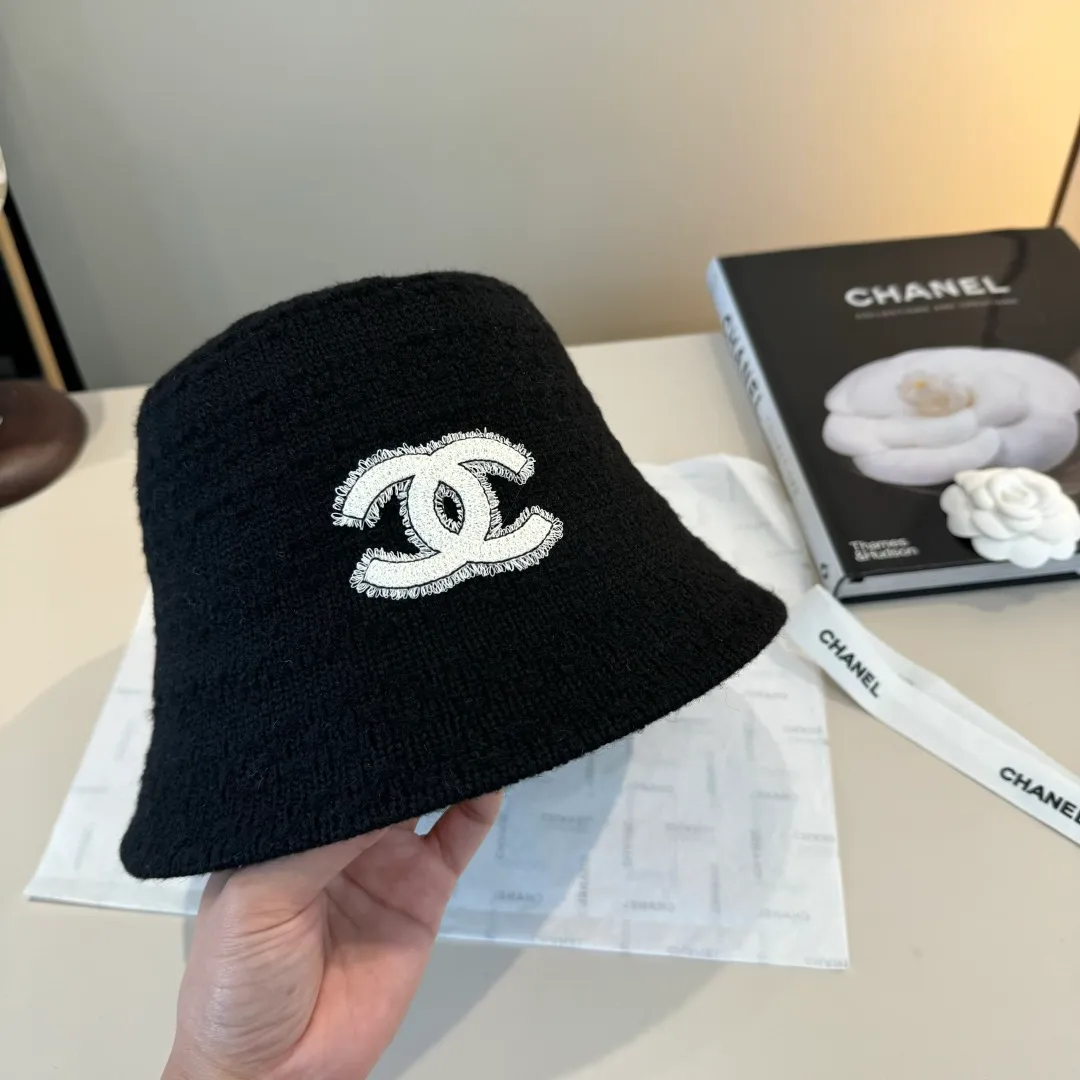 Chanel Chanel new wool bucket hat, foldable