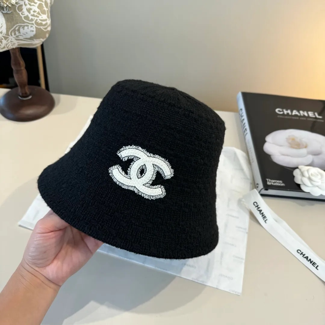 Chanel Chanel new wool bucket hat, foldable