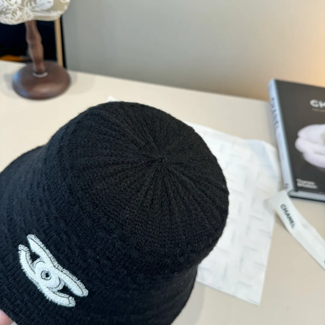Chanel Chanel new wool bucket hat, foldable