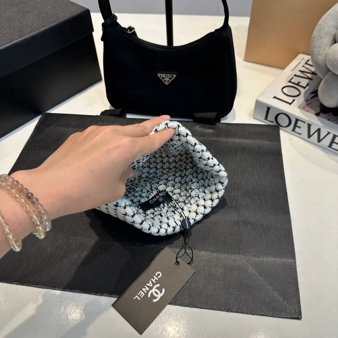P60 Chanel knitted beanie