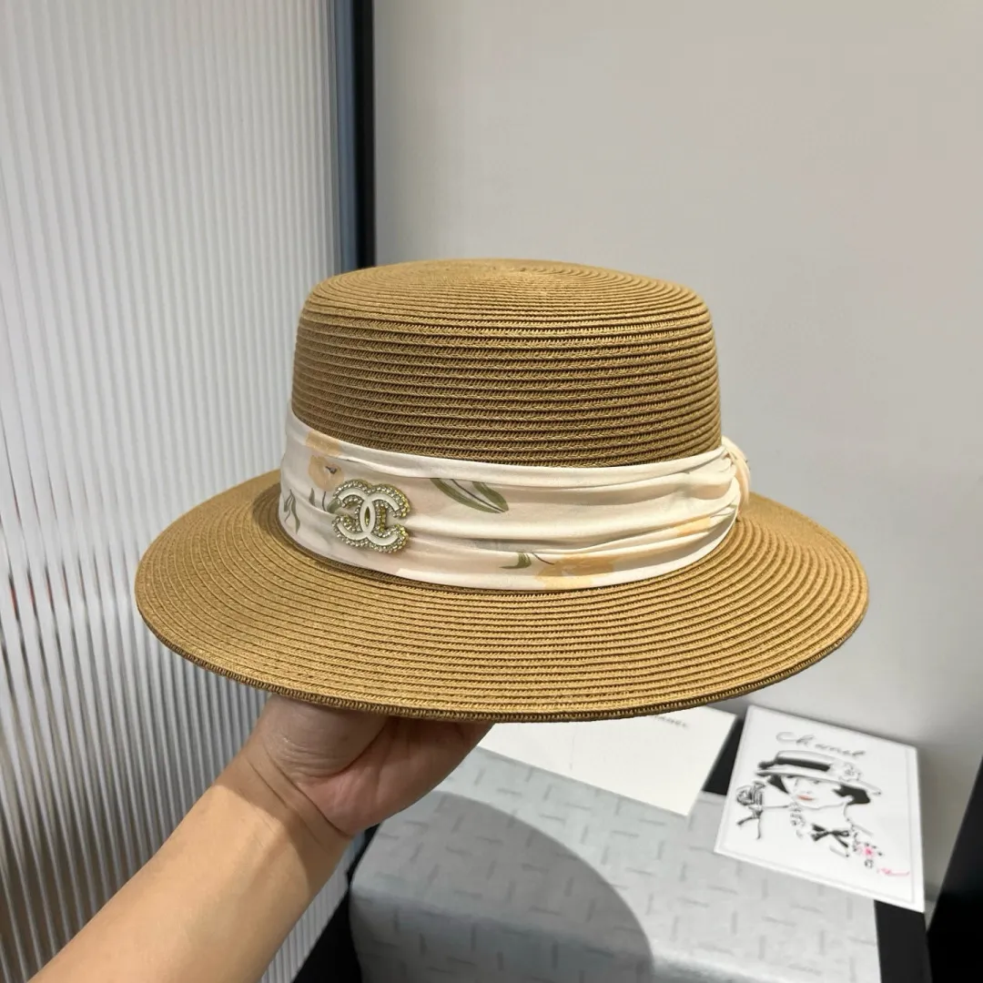 💰160¥ Chanel flat top hat, head circumference 57cm