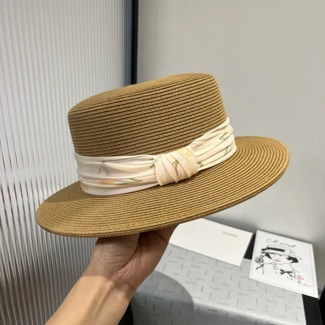💰160¥ Chanel flat top hat, head circumference 57cm