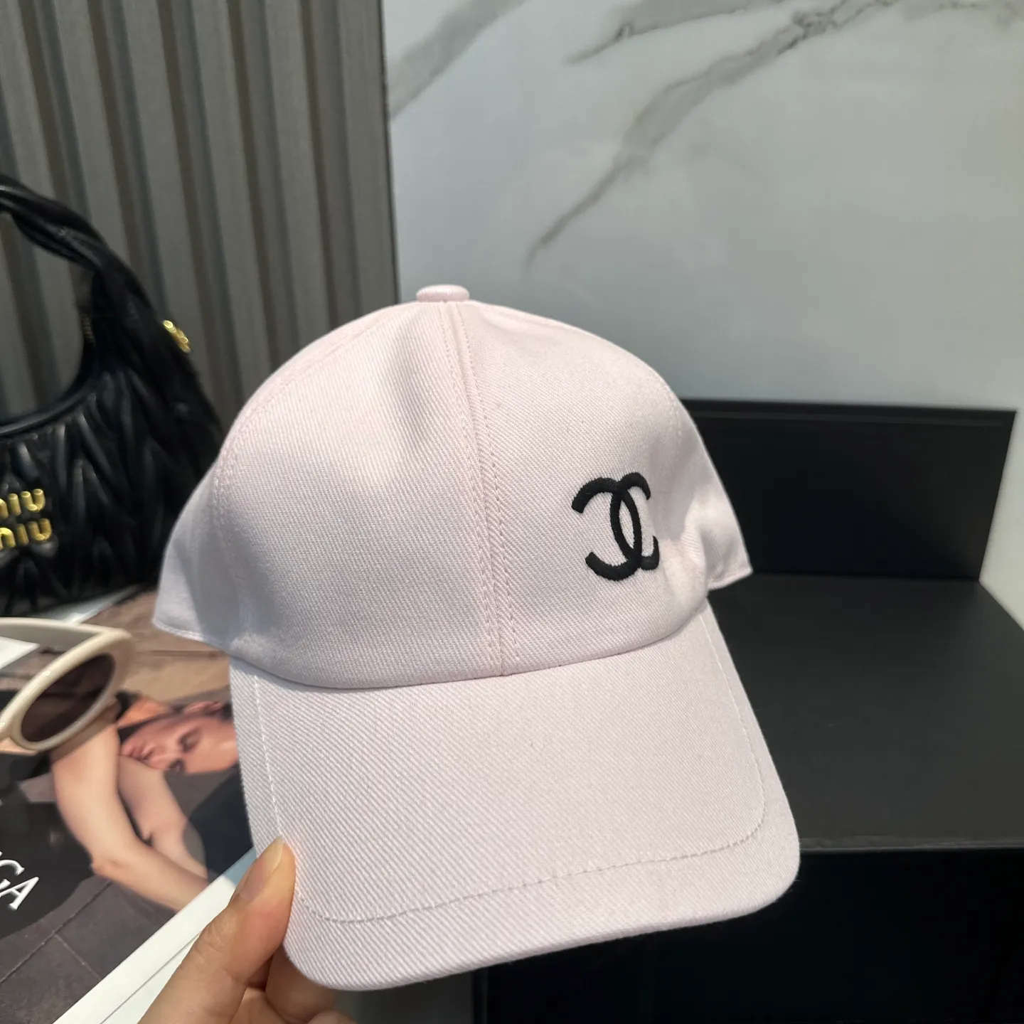 P96 Chanel (Chanel) counter new double-sided embroidered baseball cap🧢1:1 mold customization, three-dimensional embroidery, exquisite and flawless! 100% pure cotton fabric, original factory quality, exclusive physical photography.