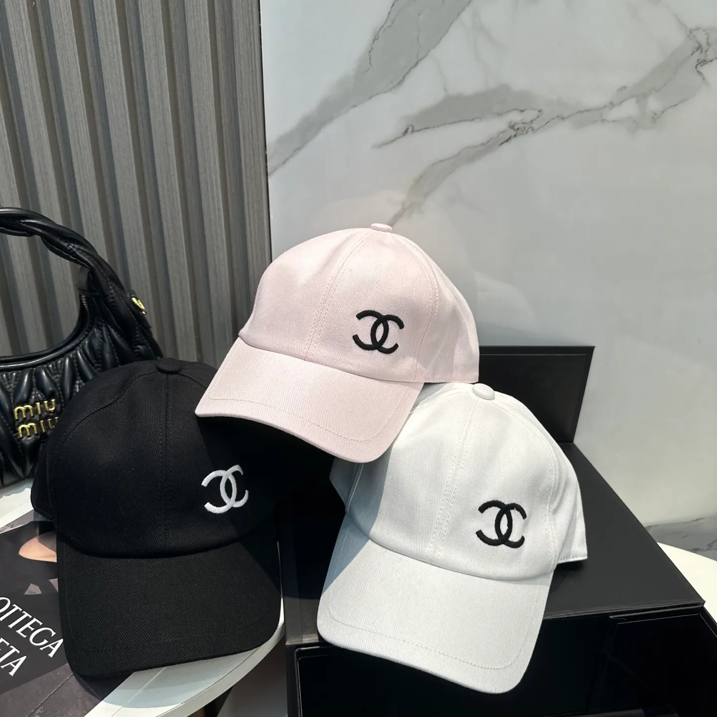 P96 Chanel (Chanel) counter new double-sided embroidered baseball cap🧢1:1 mold customization, three-dimensional embroidery, exquisite and flawless! 100% pure cotton fabric, original factory quality, exclusive physical photography.