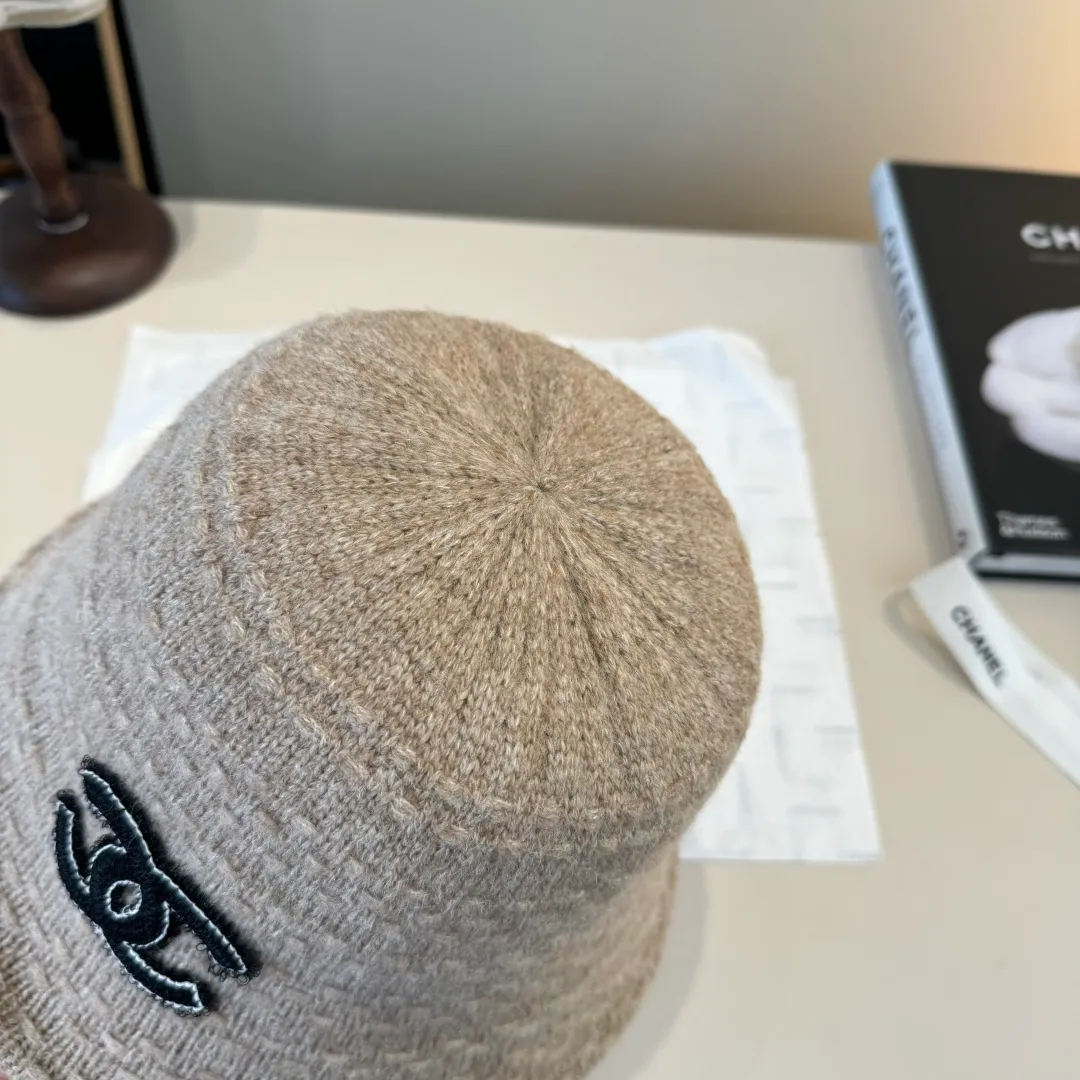 Chanel Chanel new wool bucket hat, foldable