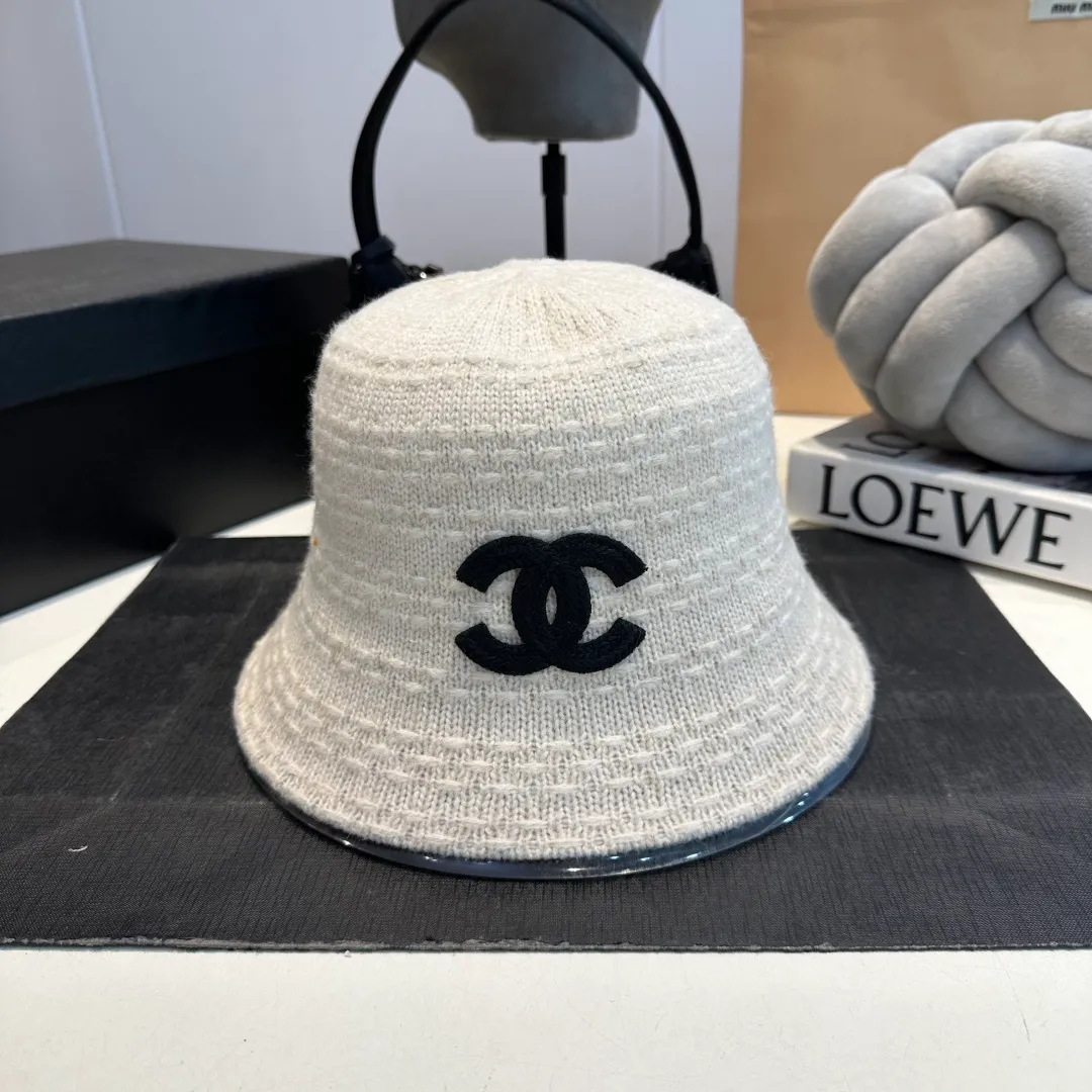 P60 CHANEL Chanel 2025 new style fisherman hat with small fragrance, 🔆Versatile everyday style ~ a must-have for going out on the street