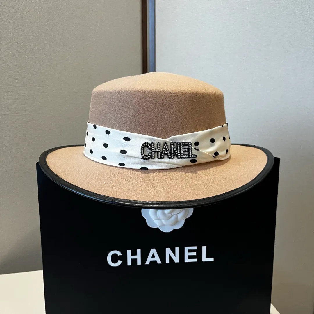 💰180¥ Chanel new wool top hat, flat top hat, 100% wool fabric 🦙%, head circumference 57cm