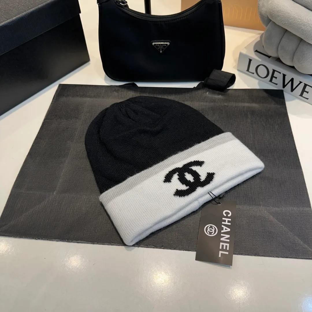 P70 Chanel official website quality Chanel autumn and winter woolen hat recommended by Internet celebrity fashion bloggers, Xiaohongshu's popular style, super soft and comfortable knitted hat with excellent elasticity!