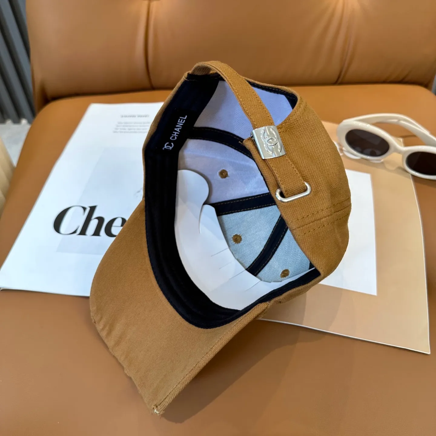 P50 CHANEL [Chanel] New simple embroidered logo baseball cap, new model shipped, big brand style is super easy to match, hurry up and get it!