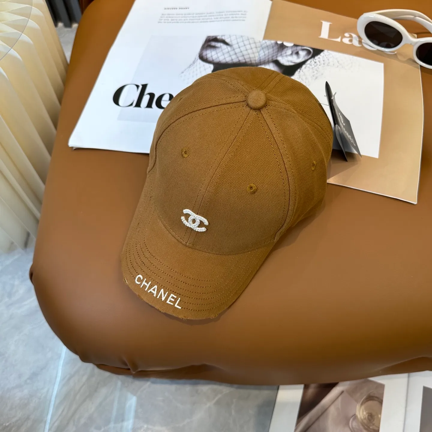 P50 CHANEL [Chanel] New simple embroidered logo baseball cap, new model shipped, big brand style is super easy to match, hurry up and get it!