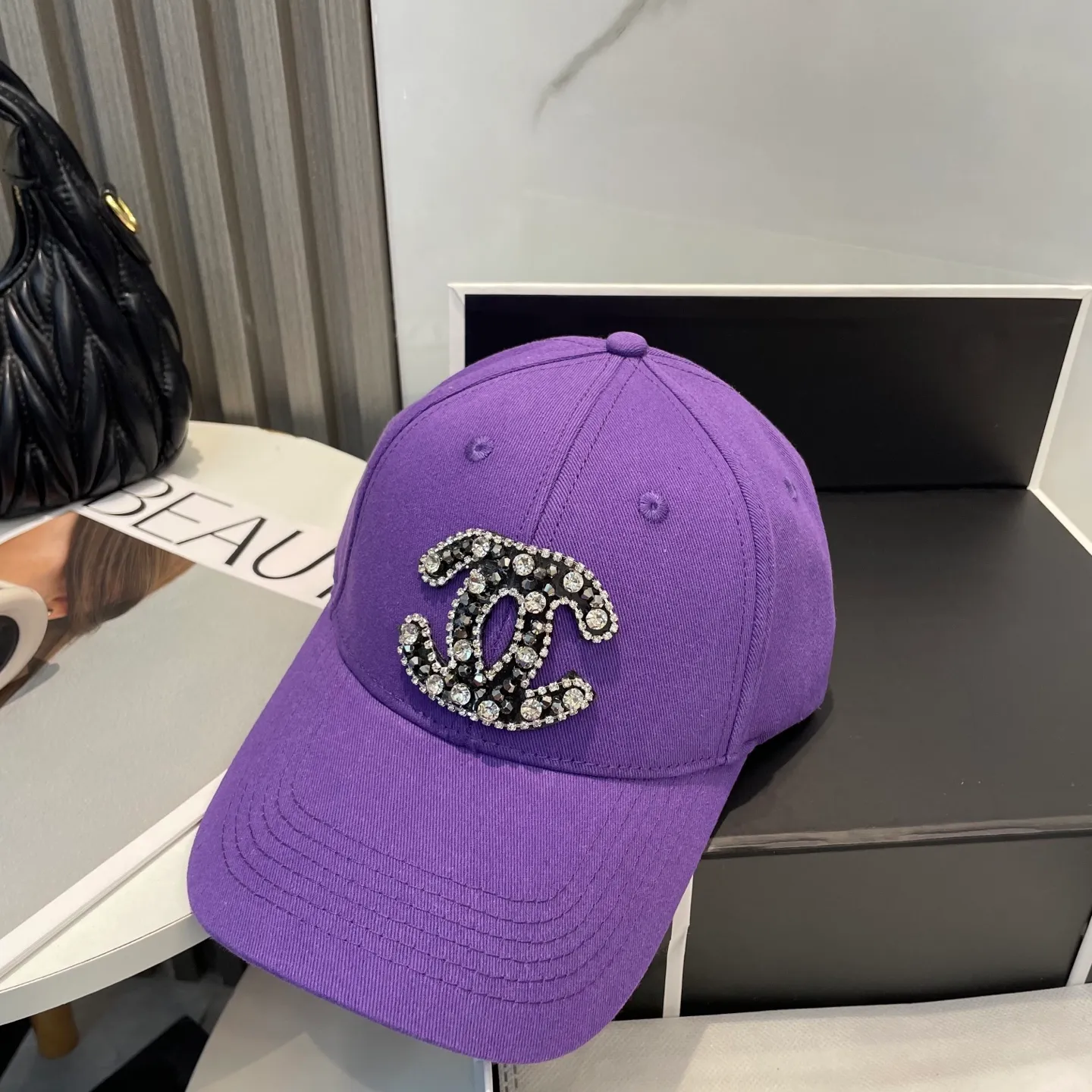 P50 CHANEL new high-end diamond hard-top baseball cap, Xiaoxiang logo is classic and simple, fashionable and casual design, popular new product