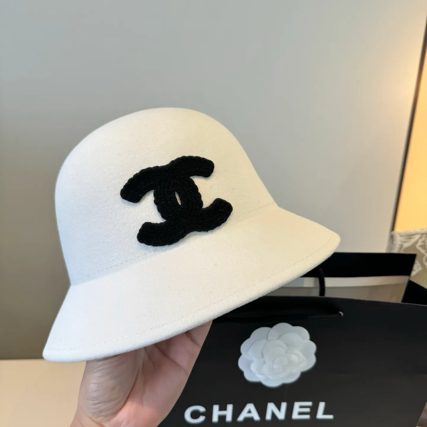 💰190¥ White Chanel basin hat, 100% wool fabric 🦙%, head circumference 57cm
