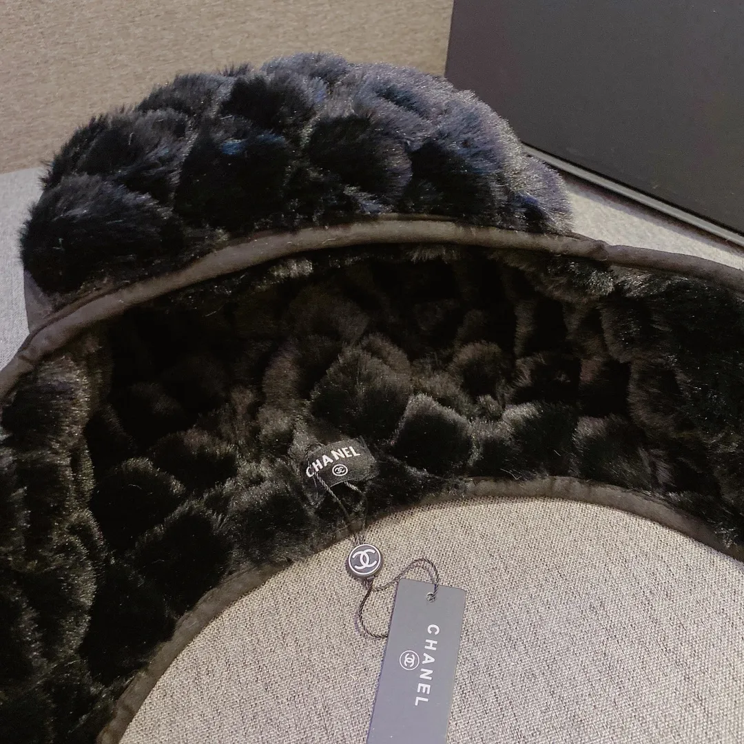 Special batch of 70 Chanel ear protection hats, autumn and winter cold hats, Lei Feng hats, one to one high version