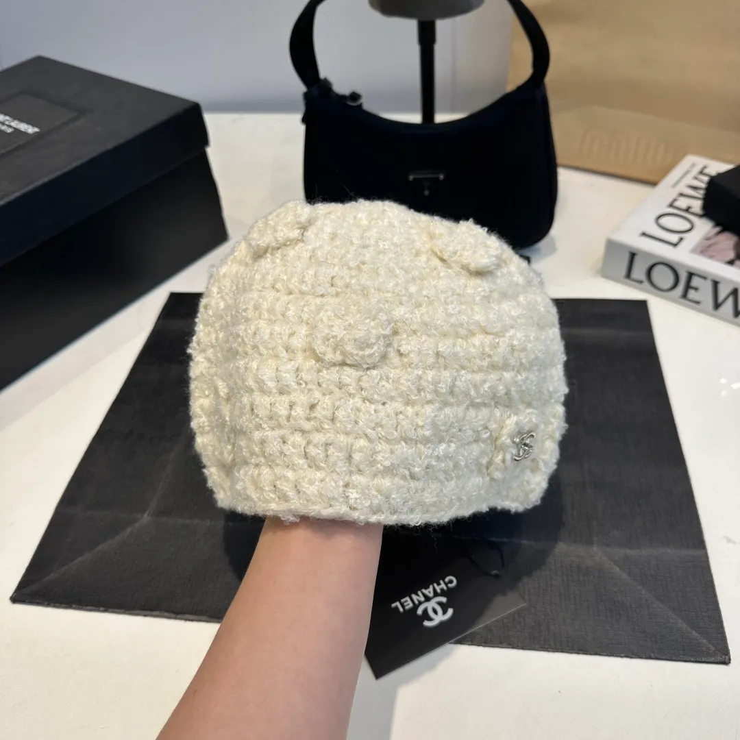 P70 Chanel Chanel 25 autumn and winter style knitted hat wool pile hat fashion trendsetter, star knitted hat same style, hot style