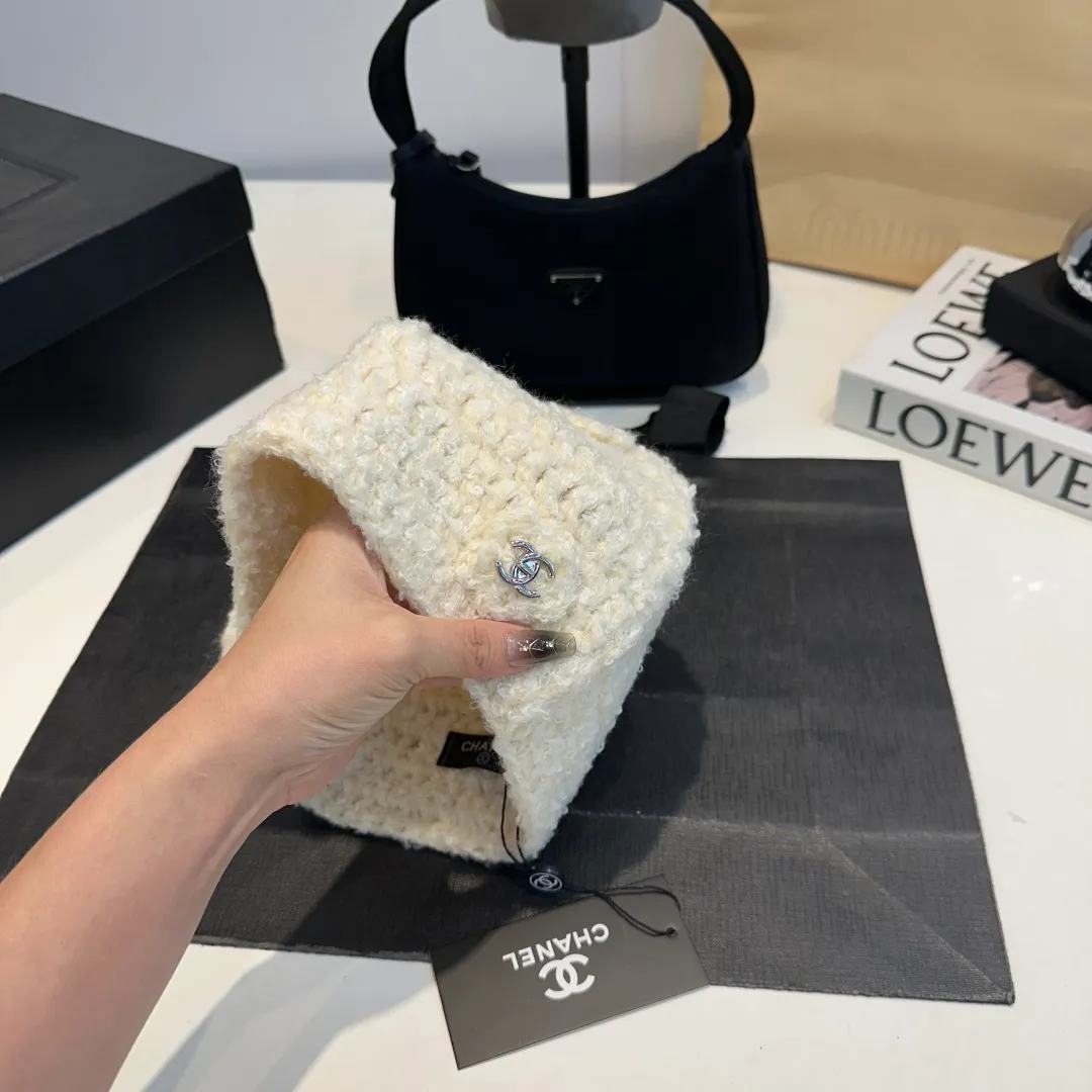 P70 Chanel Chanel 25 autumn and winter style knitted hat wool pile hat fashion trendsetter, star knitted hat same style, hot style