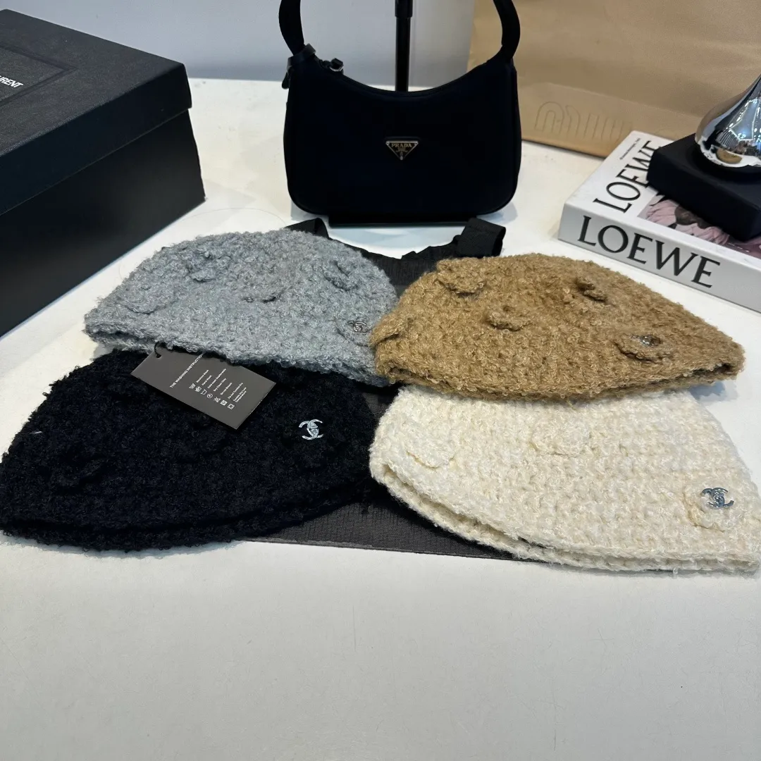 P70 Chanel Chanel 25 autumn and winter style knitted hat wool pile hat fashion trendsetter, star knitted hat same style, hot style