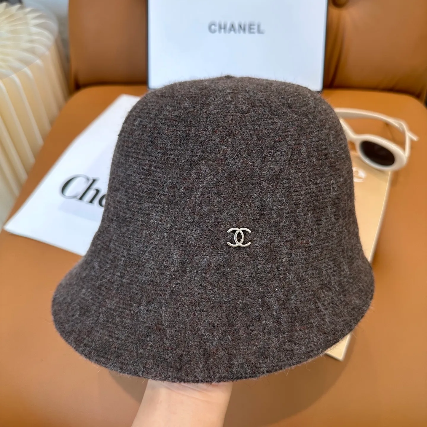 P76💛 Comes with dust bag [CHA Chanel] 2025 autumn and winter new style small fragrance cashmere bucket hat, 🔆Versatile everyday style ~ a must-have for going out on the street