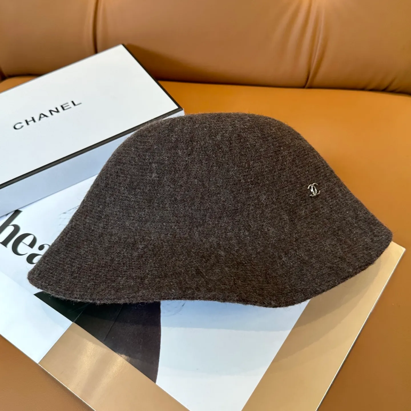 P76💛 Comes with dust bag [CHA Chanel] 2025 autumn and winter new style small fragrance cashmere bucket hat, 🔆Versatile everyday style ~ a must-have for going out on the street