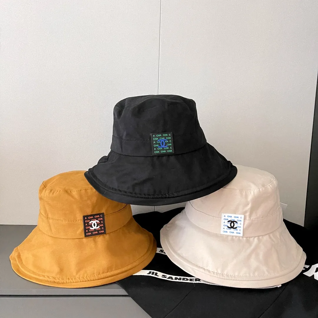 P80 CHANEL Chanel's new summer bucket hat! Tips for going out in summer! A lightweight fisherman is essential. This fisherman can be worn across spring, summer, autumn and winter. It is versatile and timeless, and the contrasting colors are very gentle! It’s a bit like a forest girl! Material: 100% linen cotton Head circumference: 57cm