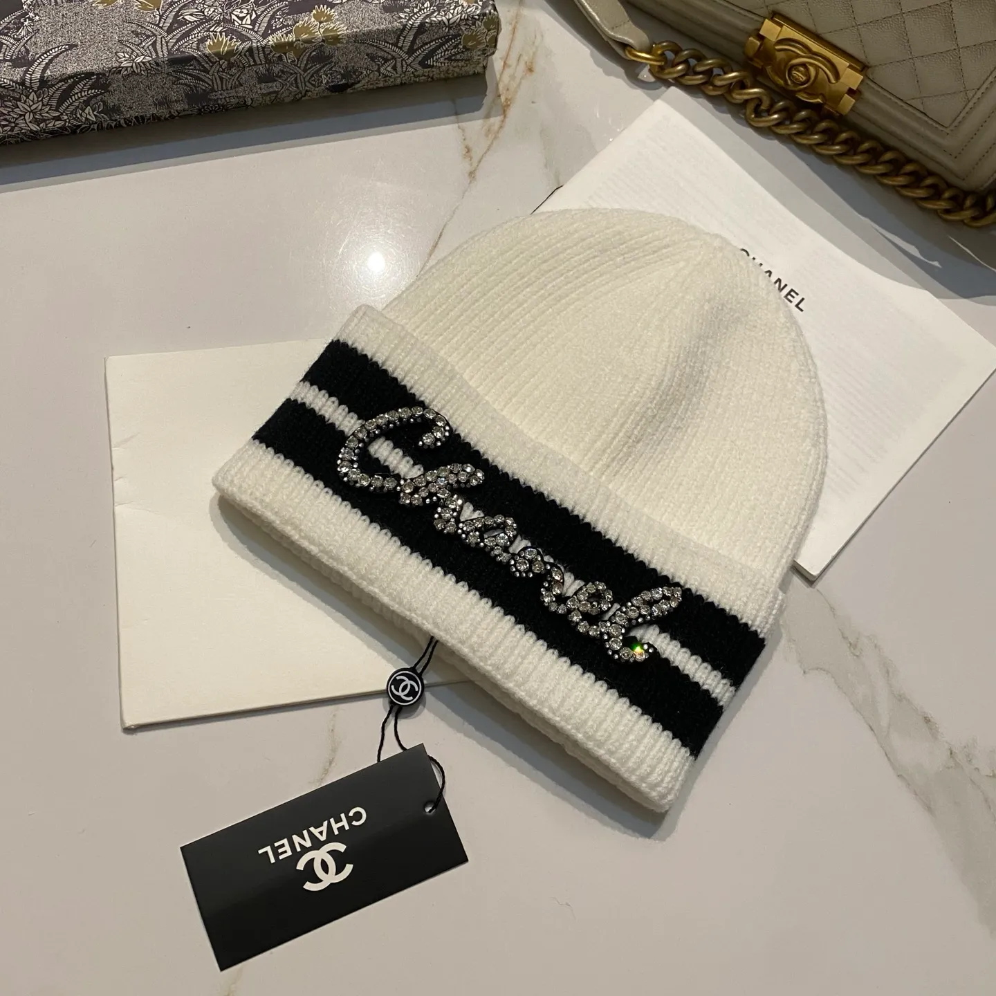 Chanel Chanel knitted hat classic black and white