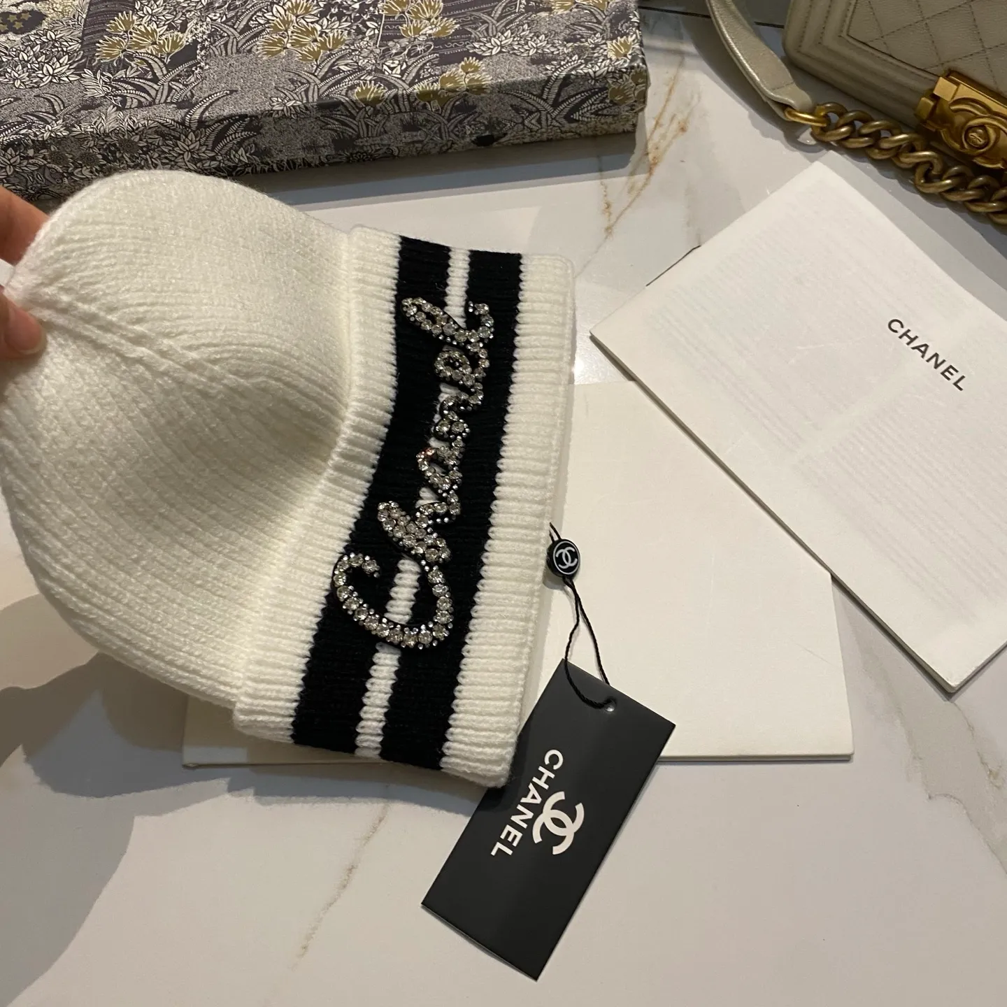 Chanel Chanel knitted hat classic black and white