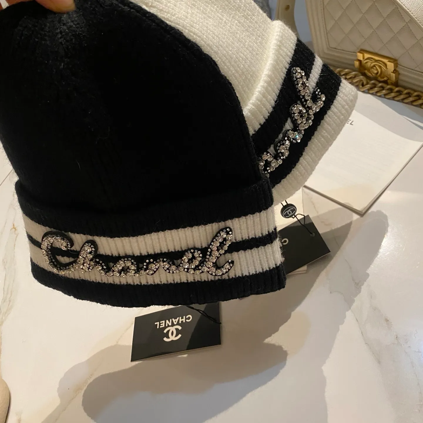 Chanel Chanel knitted hat classic black and white