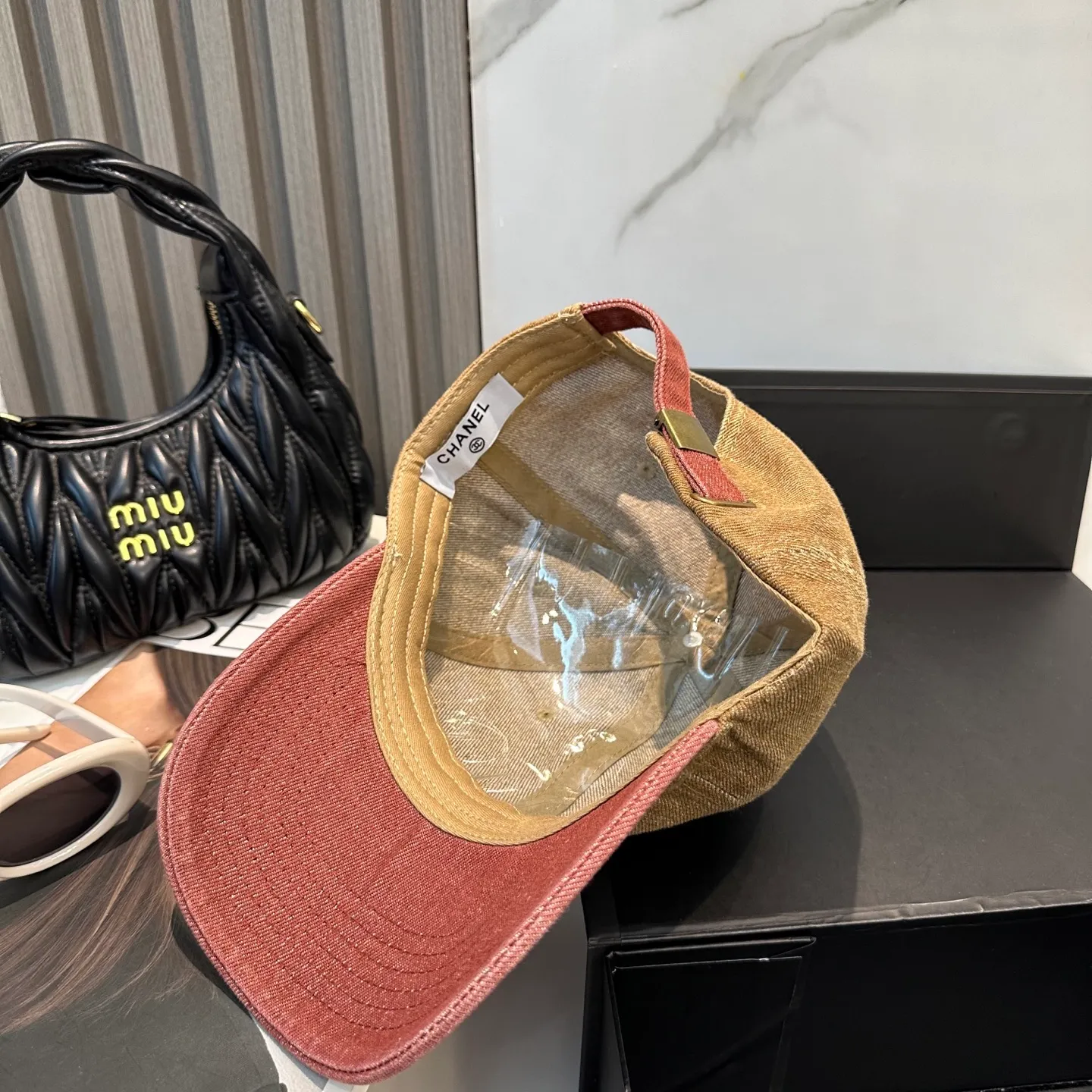 P60 Chanel (Chanel) counter new original washed denim baseball cap, customized three-dimensional logo is exquisite! Original quality, exclusive physical shooting.