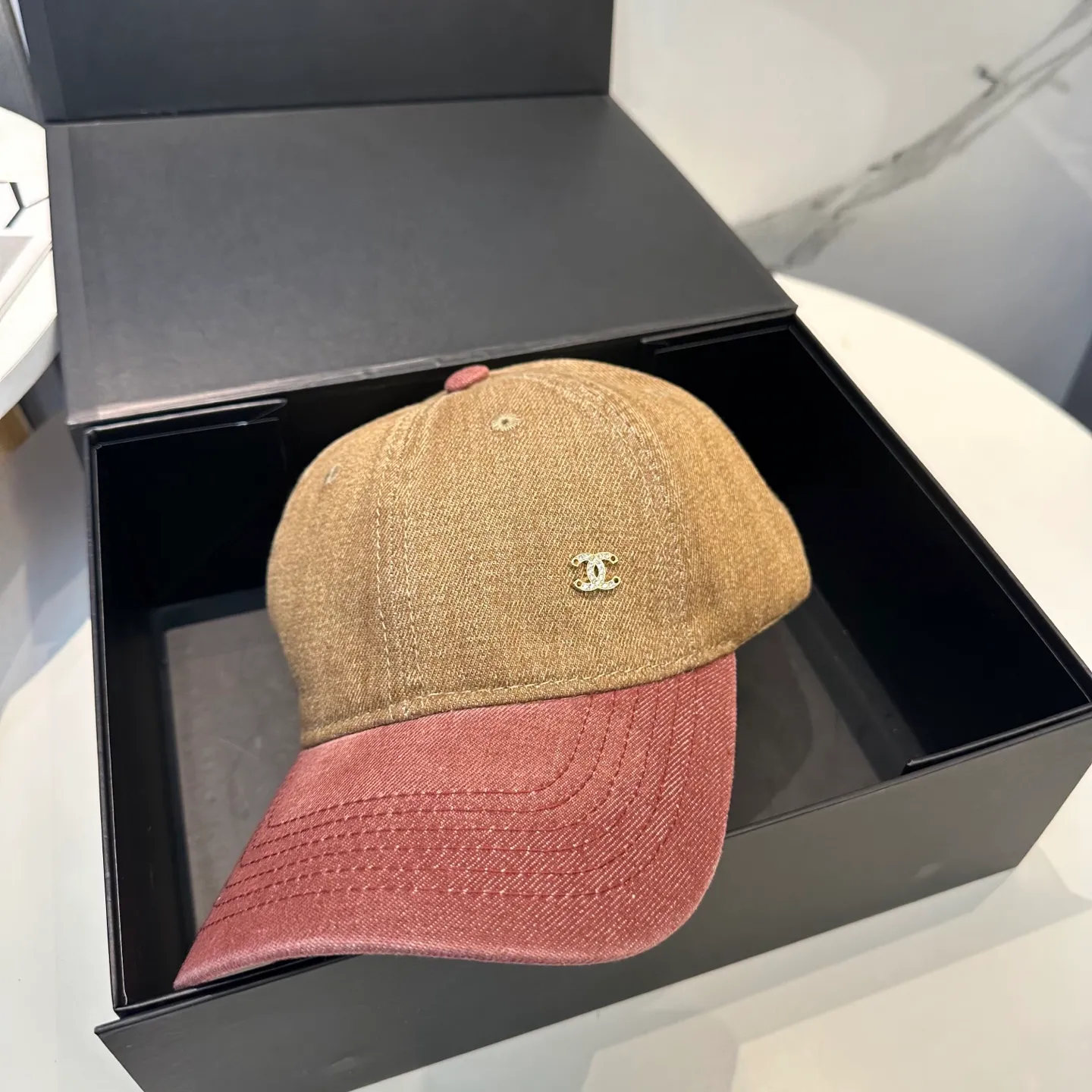 P60 Chanel (Chanel) counter new original washed denim baseball cap, customized three-dimensional logo is exquisite! Original quality, exclusive physical shooting.
