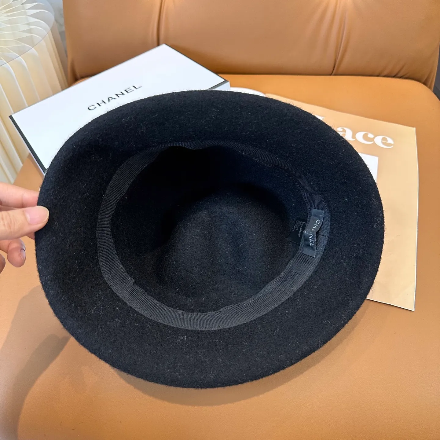 P76💛 Comes with dust bag [CHA Chanel] 2025 autumn and winter new style wool cashmere bucket hat, 🔆Quality goddess style ~ a must-have for going out on the street