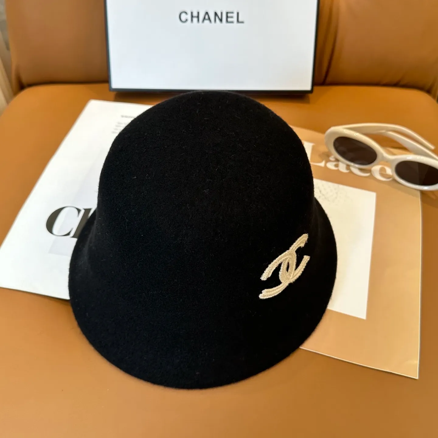P76💛 Comes with dust bag [CHA Chanel] 2025 autumn and winter new style wool cashmere bucket hat, 🔆Quality goddess style ~ a must-have for going out on the street