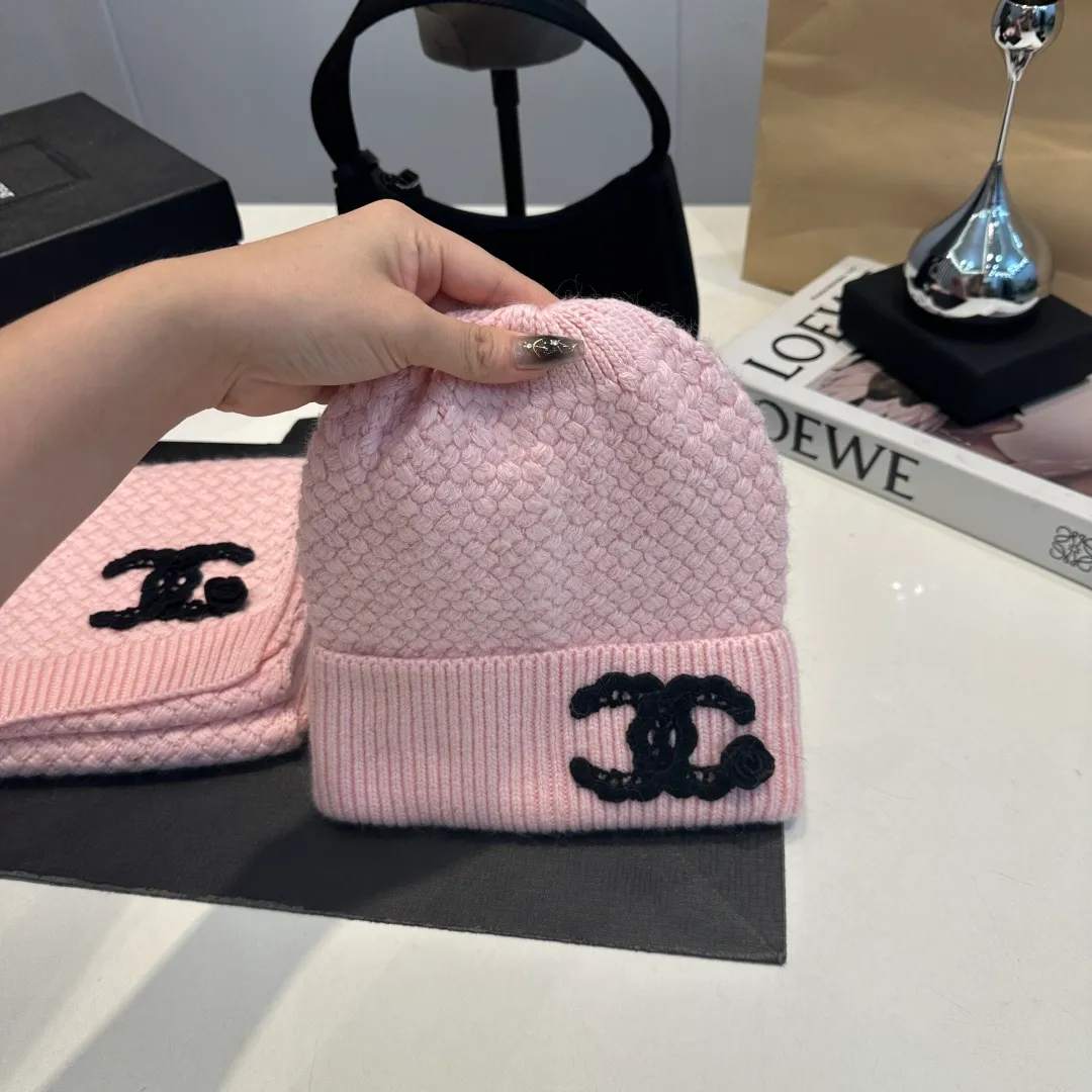 P220 Chanel Chanel knitted cashmere scarf hat set official model