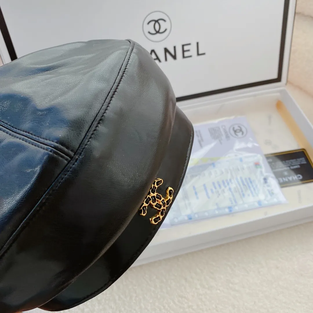 30 Chanel's new autumn and winter beret, washed leather beret, multi-piece splicing, head circumference 57cm, a must-have for outfits