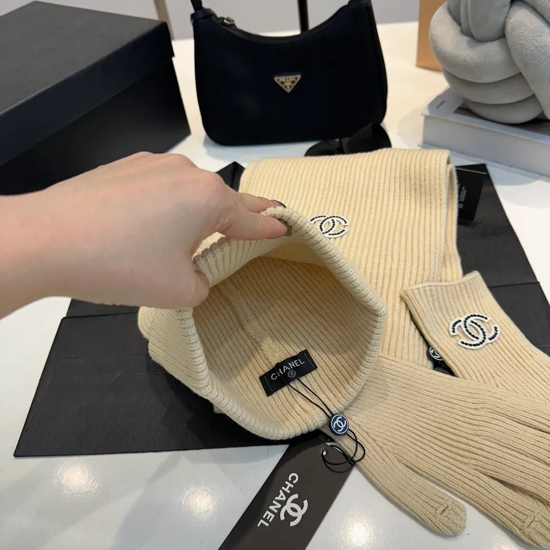 P170 Chanel Beanie Hat Set Hat Scarf Hat + Scarf + Gloves