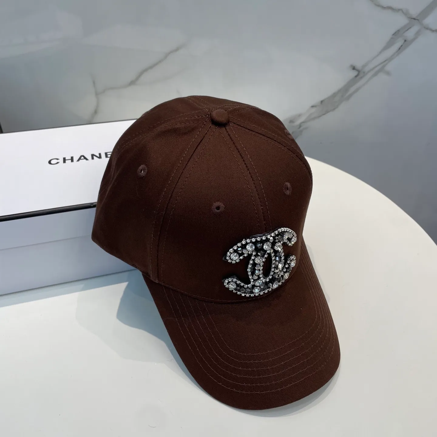 P50 CHANEL new high-end diamond hard-top baseball cap, Xiaoxiang logo is classic and simple, fashionable and casual design, popular new product