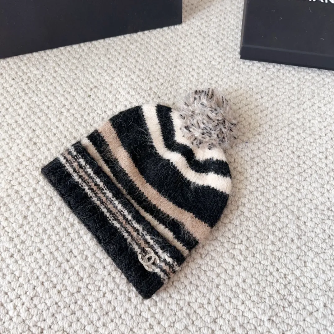 💰60 Chanel official website releases CHANEL small and popular knitted hat! Xiaohongshu’s new product is released, it’s so 🉑️, high-elastic fabric, classic colors, same style for men and women.