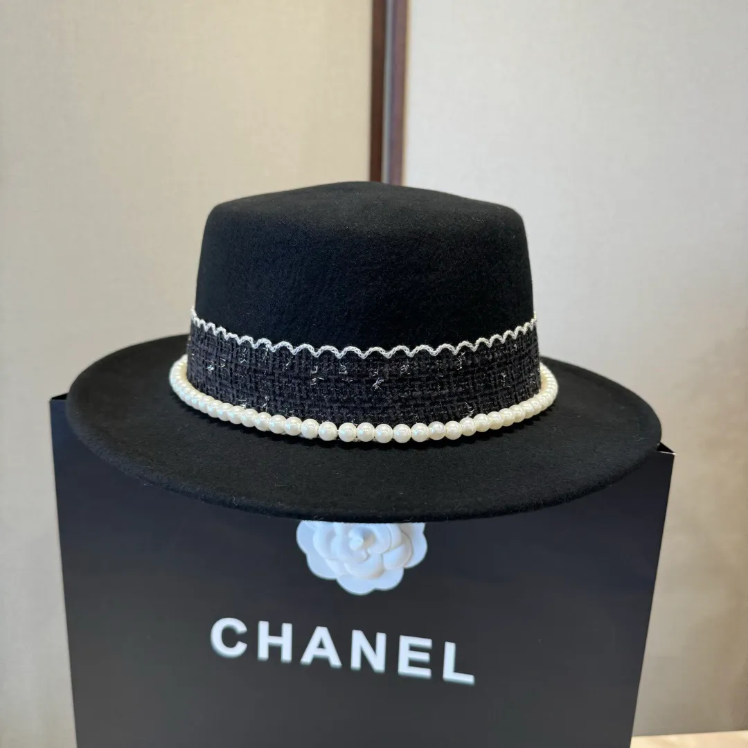💰180¥ Chanel new wool top hat, flat top hat, 100% wool fabric 🦙%, head circumference 57cm