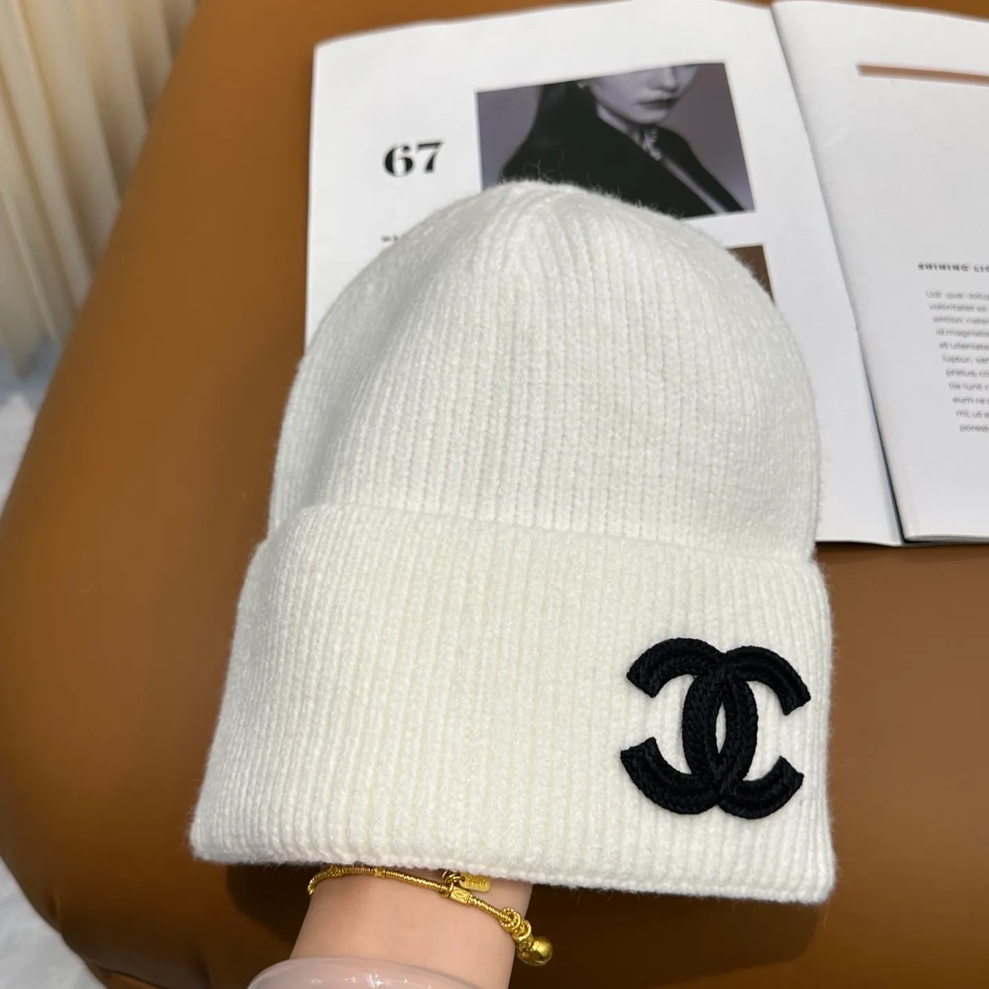 P46 Comes with dust bag 🌺 [CHANEL] New rabbit fur knitted hat, Xiaohongshu, the main recommendation of major Internet celebrities! Thicker and warmer, fashionable and popular🌸First-class texture, the best brand for keeping warm in autumn and winter, order now, limited quantity available
