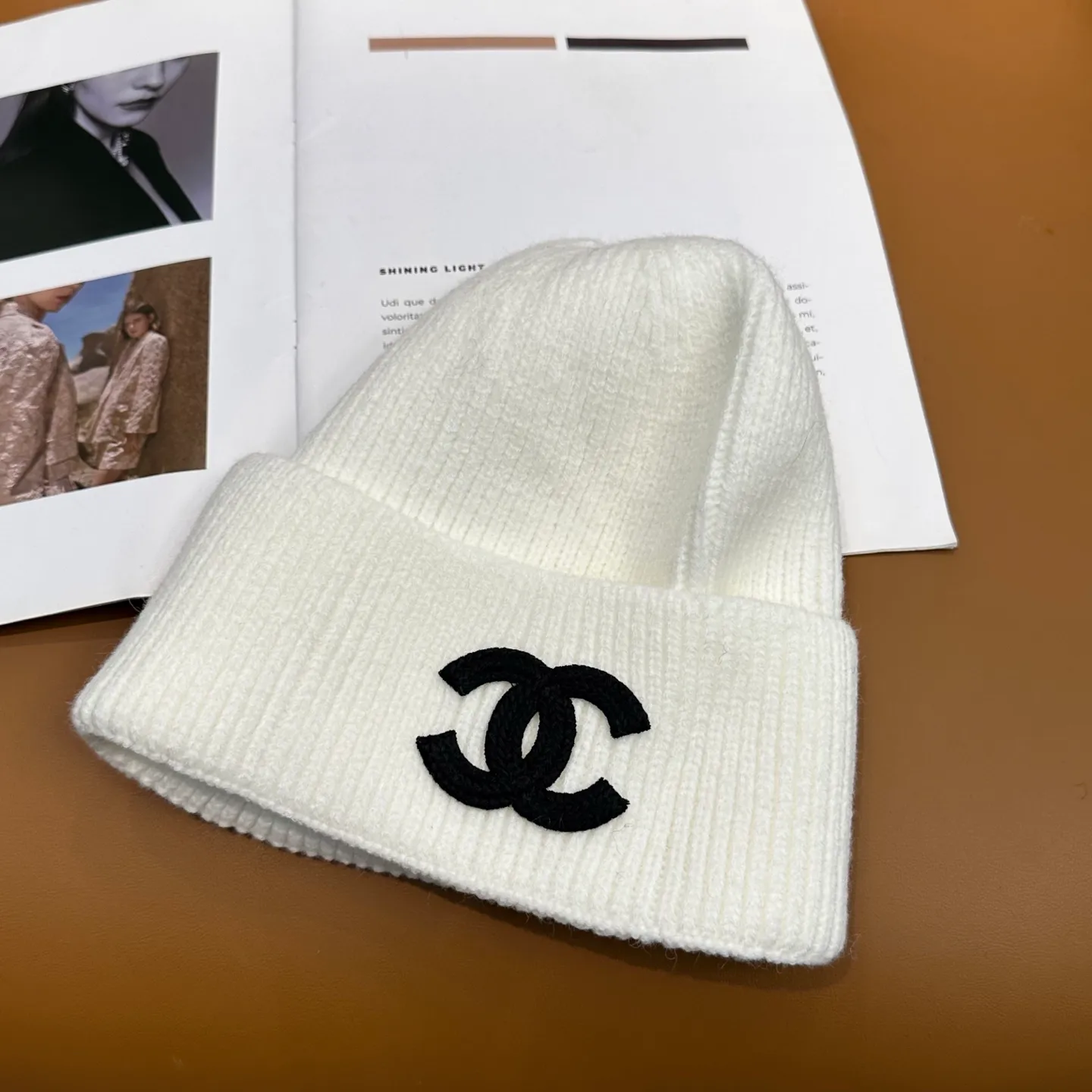 P46 Comes with dust bag 🌺 [CHANEL] New rabbit fur knitted hat, Xiaohongshu, the main recommendation of major Internet celebrities! Thicker and warmer, fashionable and popular🌸First-class texture, the best brand for keeping warm in autumn and winter, order now, limited quantity available