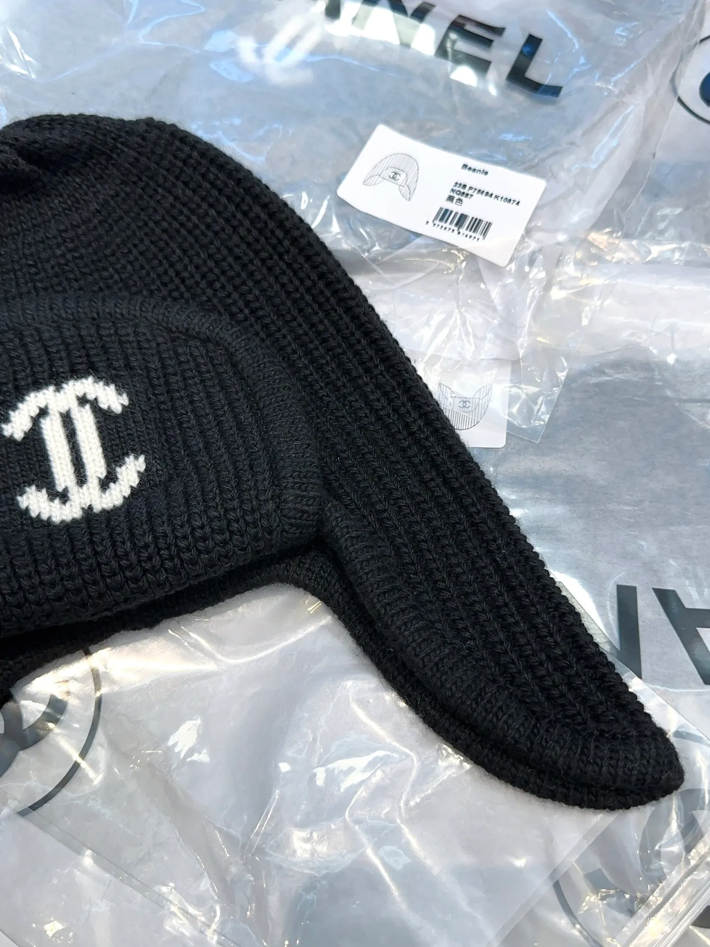 Chane*🆕Chanel 25N new ski series wool hat, the popular Lei Feng hat on the entire Internet, whoever wears it better 4️⃣ individual colors, black and white, versatile and cool, blue and pink, cute, can be worn by men and women as a couple, wool and cashmere material, warm and good-looking, a must-have👍👍👍