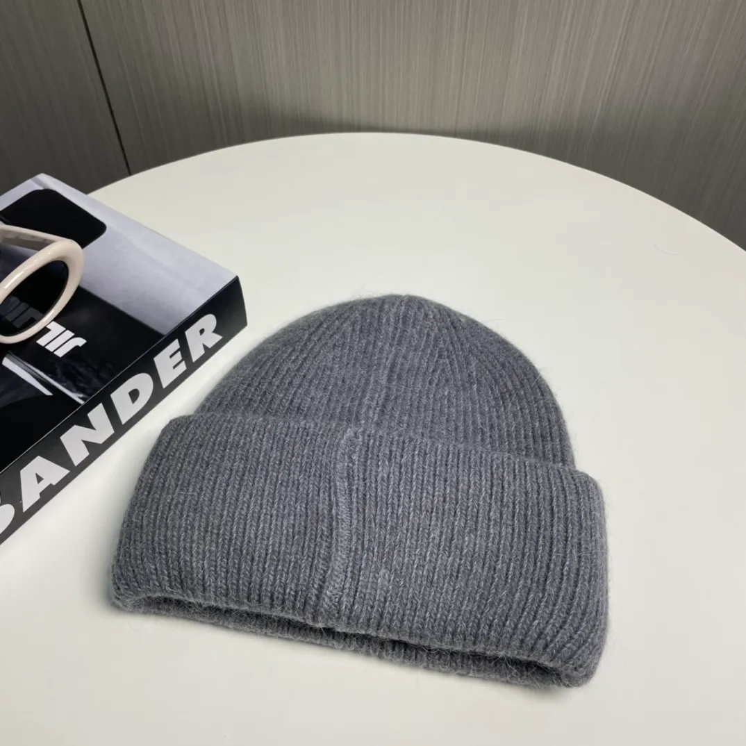 P76 Chanel Chanel Autumn and Winter Rabbit Hair Camellia Beanie Recommended by Internet Celebrity Fashion Bloggers, Xiaohongshu’s Popular Style, Knitted Beanie with a Super Soft and Comfortable Feel, and Excellent Elasticity!