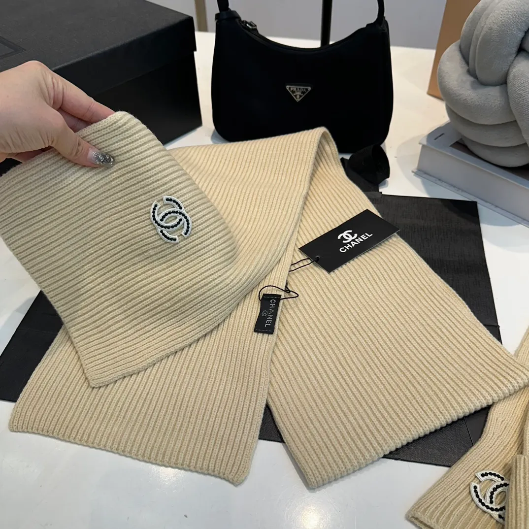 P170 Chanel Beanie Hat Set Hat Scarf Hat + Scarf + Gloves