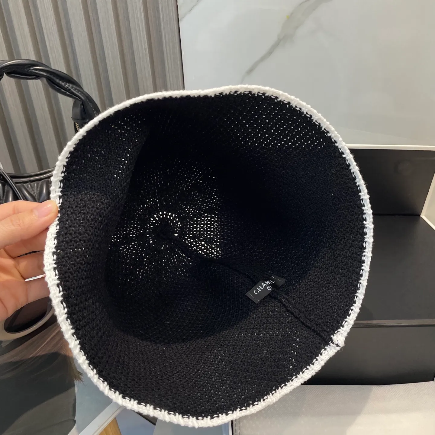 P66 The popular 🔥 fashionable little item on the Internet, the Chanel 25c bucket hat is here. The versatile color + lambskin logo is really high-quality. The key point is that it looks super good when worn. It is super small and has a celebrity French style. It can be worn in all seasons 👍👍👍 Foldable and storage
