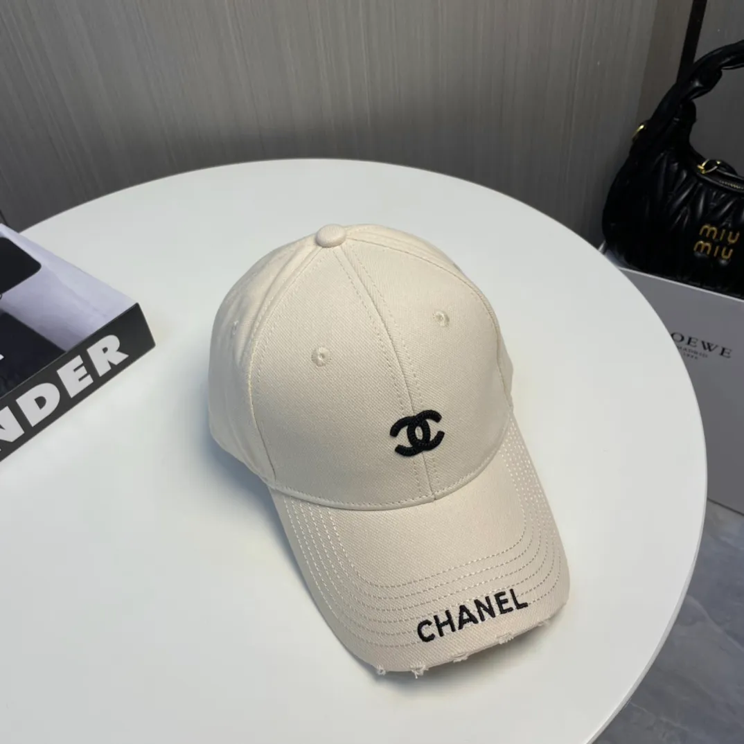 P50 CHANEL [Chanel] New simple embroidered logo baseball cap, new model shipped, big brand style is super easy to match, hurry up and get it!