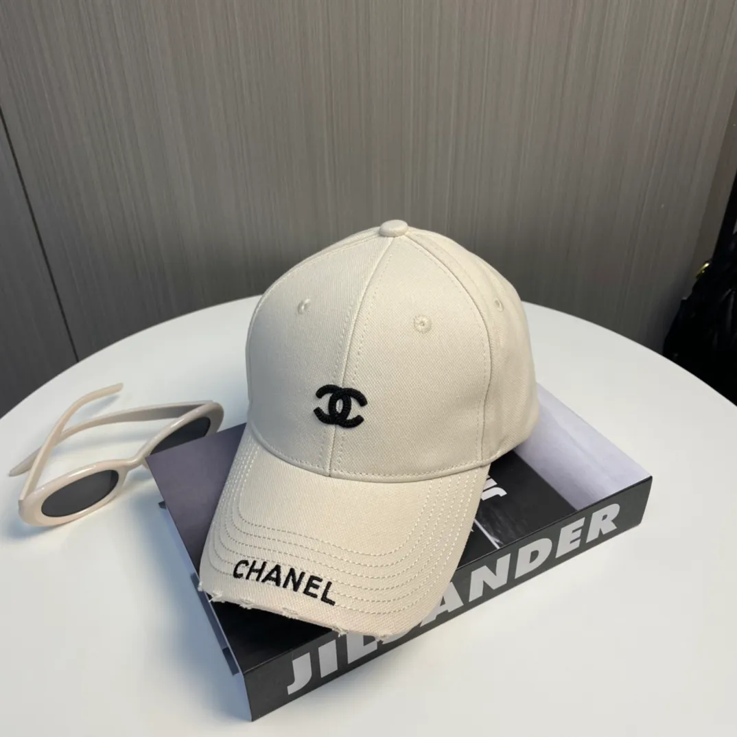 P50 CHANEL [Chanel] New simple embroidered logo baseball cap, new model shipped, big brand style is super easy to match, hurry up and get it!