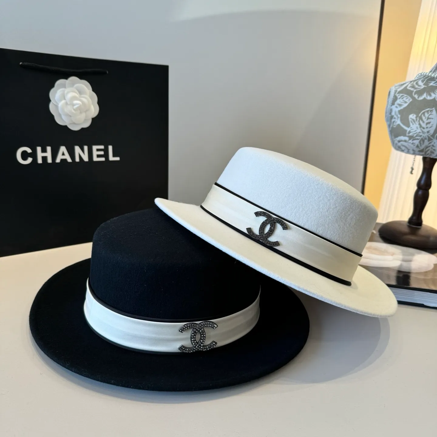 💰180¥ Chanel new wool top hat, flat top hat, 100% wool fabric 🦙%, head circumference 57cm