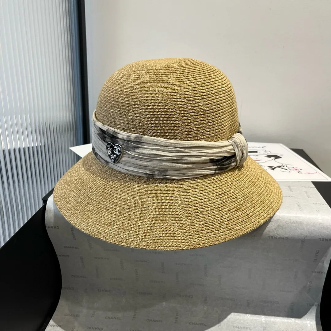 💰170¥. Chanel new straw hat, head circumference 57cm