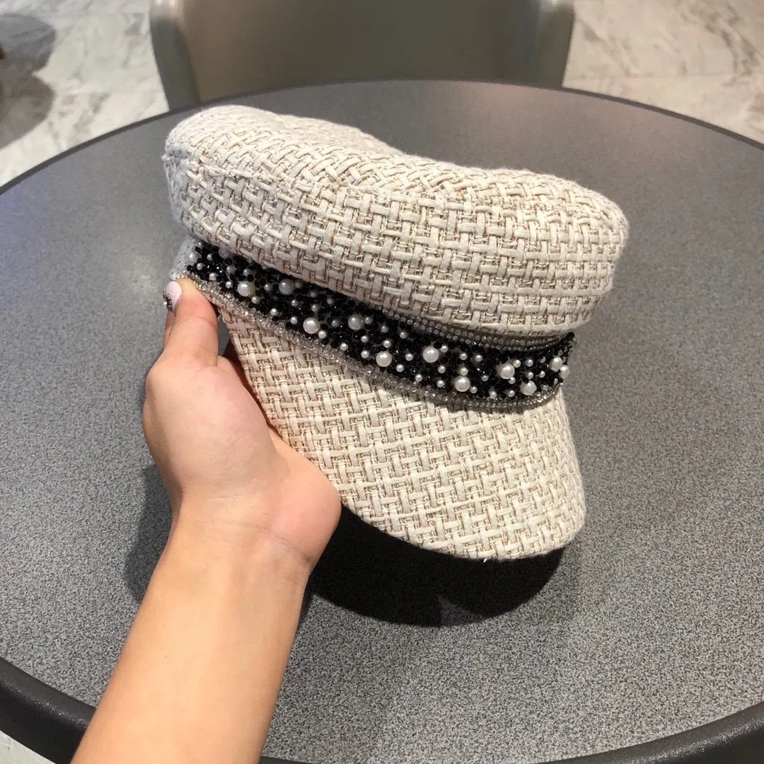 P140 CHANEL Chanel's new autumn and winter pearl rhinestone army cap newsboy cap, French socialite! The shape of the hat is super good, a high-end hat, your temperament will rise three levels instantly when you put it on!
