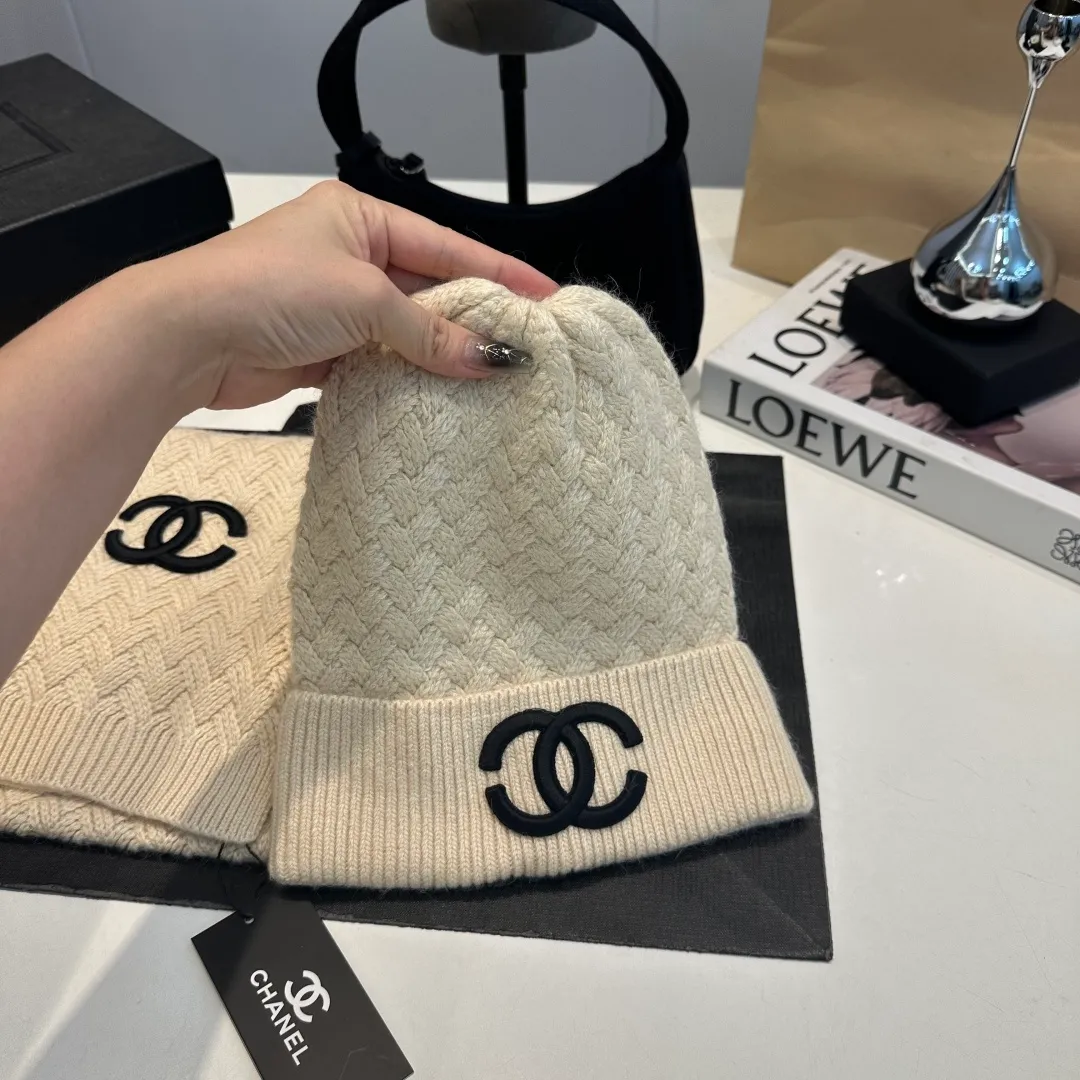 P220 Chanel Chanel knitted cashmere scarf hat set official model
