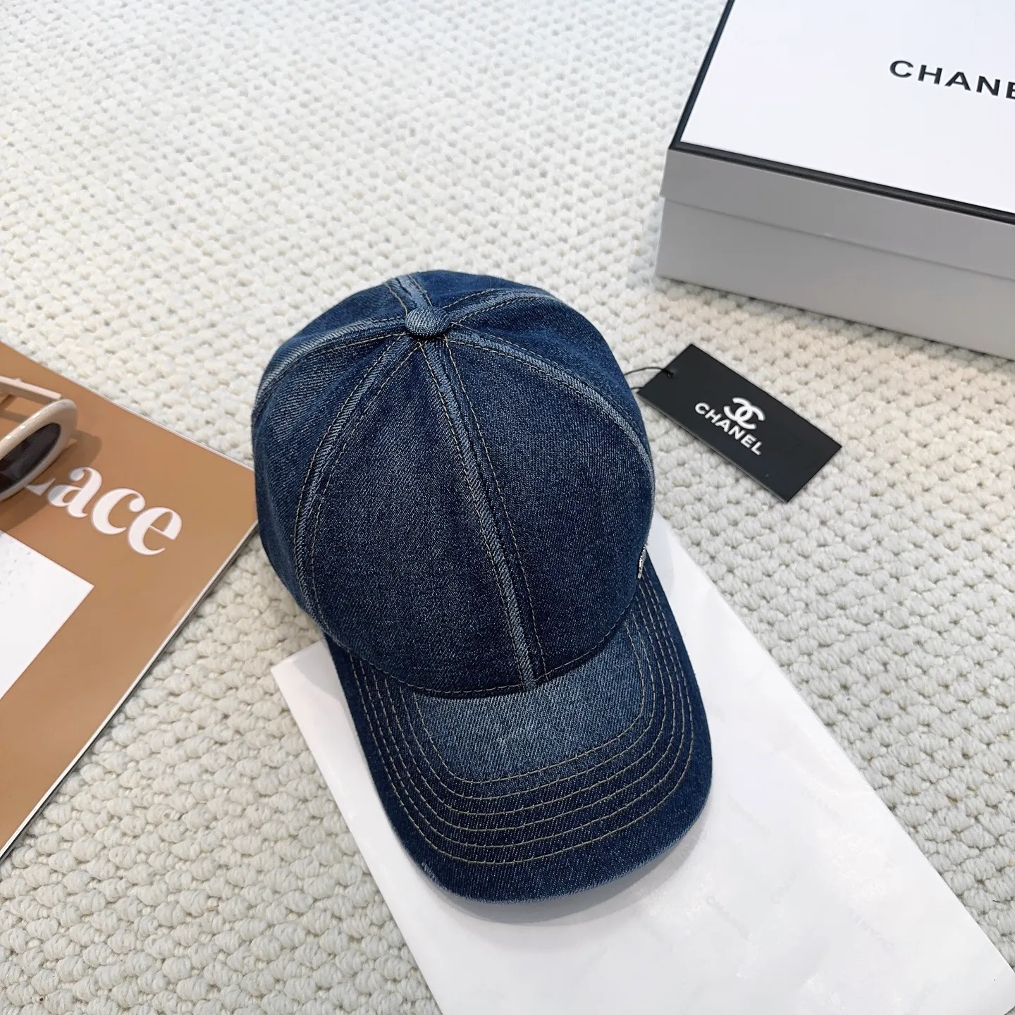 P66 CHANEL Chanel new style 🆕denim blue retro style baseball cap 🧢🔸 Take it out for holiday travel and look beautiful❕ Second-hand style. This kind of hat is not easy to match 😬 Ready in stock